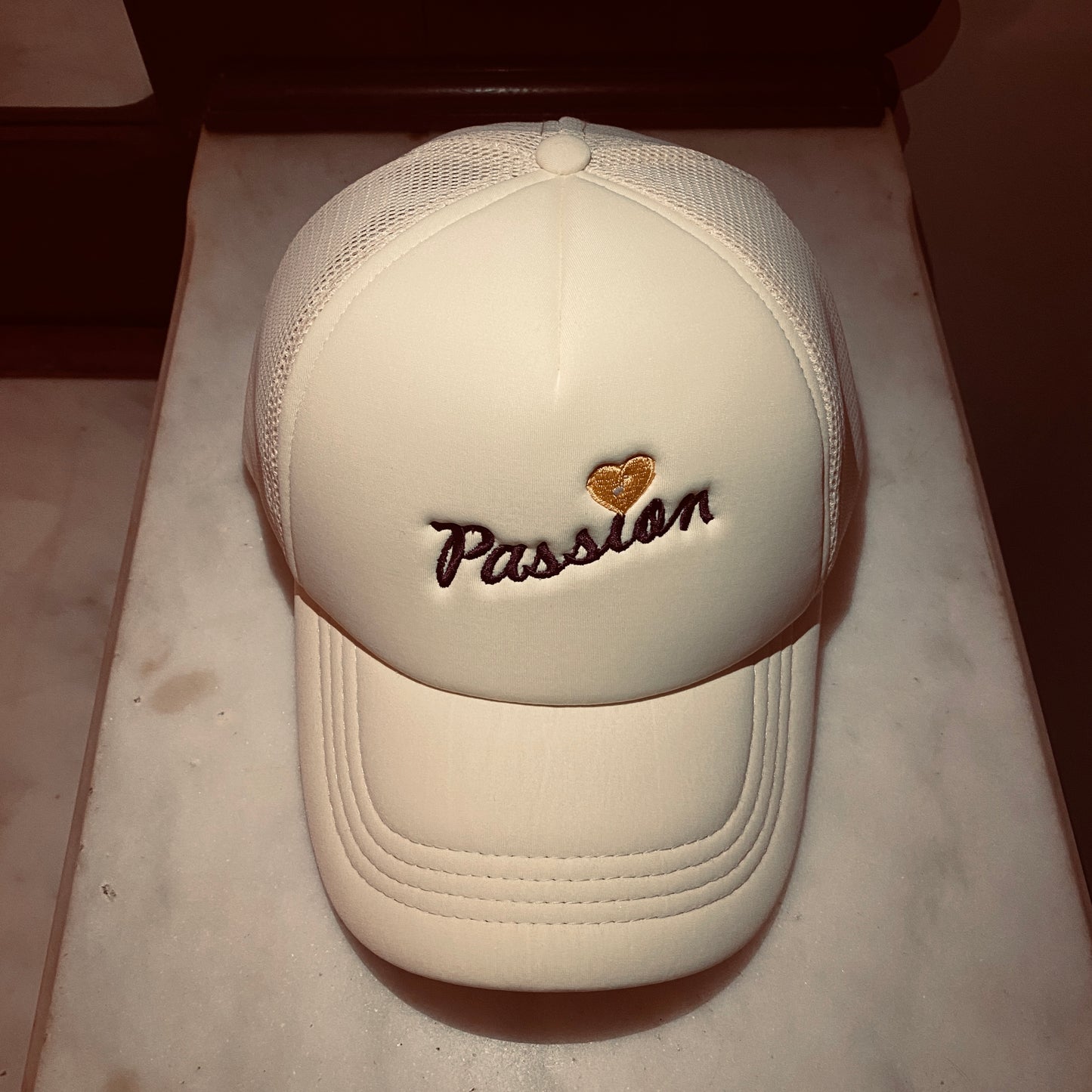 Crème Elegance Cap