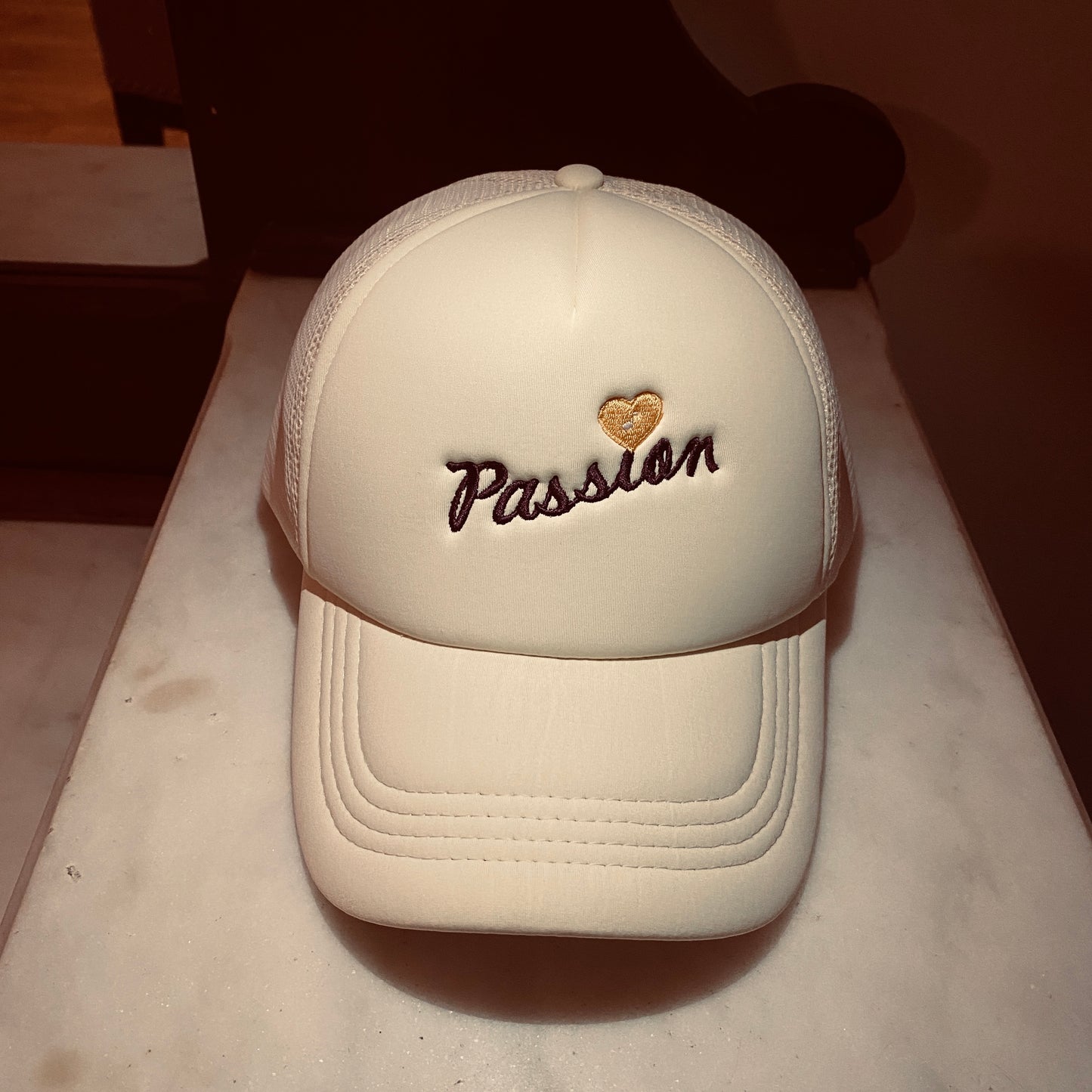 Crème Elegance Cap